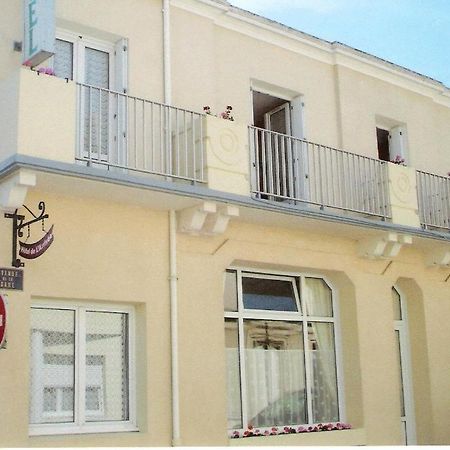 פוראס Hotel De L'Arrivee מראה חיצוני תמונה