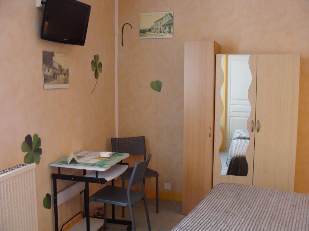 פוראס Hotel De L'Arrivee חדר תמונה