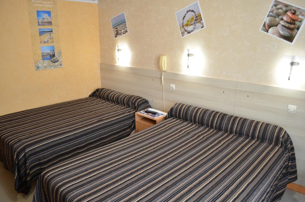 פוראס Hotel De L'Arrivee מראה חיצוני תמונה
