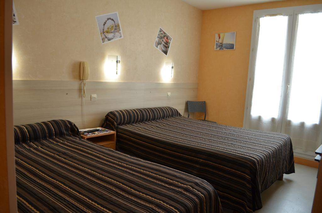 פוראס Hotel De L'Arrivee מראה חיצוני תמונה